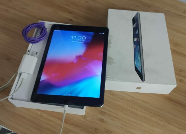 Apple iPad Air 32 GB WiFi + Cell - immagine 2